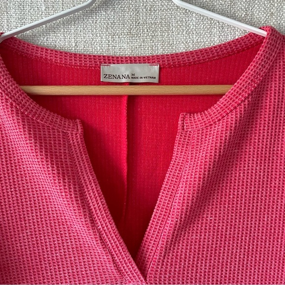 Zenana Waffle Knit V Neck Top Medium - Picture 2 of 4